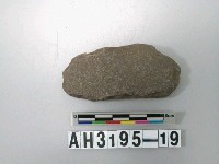 藏品(小型舌刃打製石斧)的圖片